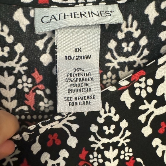 Catherines 3/4 Wide Sleeve Black w Geometric Patterns Red & White Sz 1X 18/20W - Picture 10 of 10